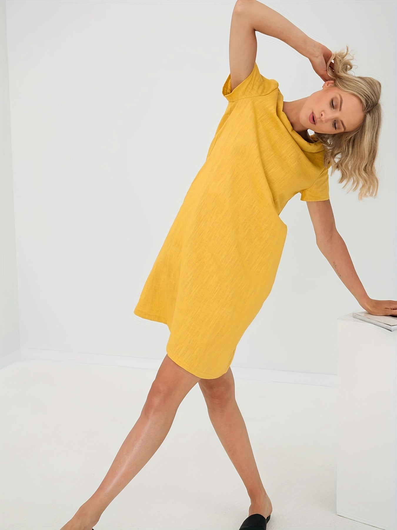 Susie | Linen dress with turtleneck