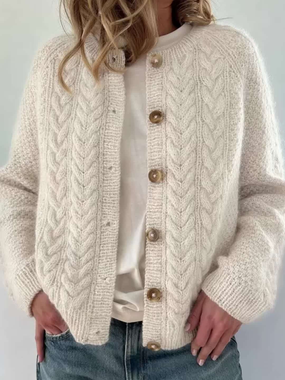 Cyntia | Knitted cable cardigan