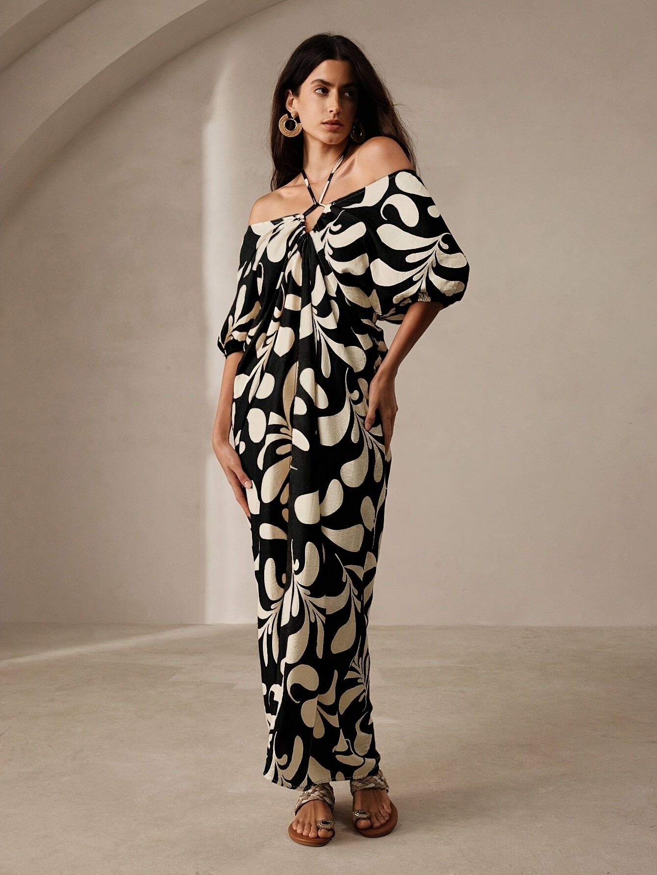 Maxi dress with leaf print