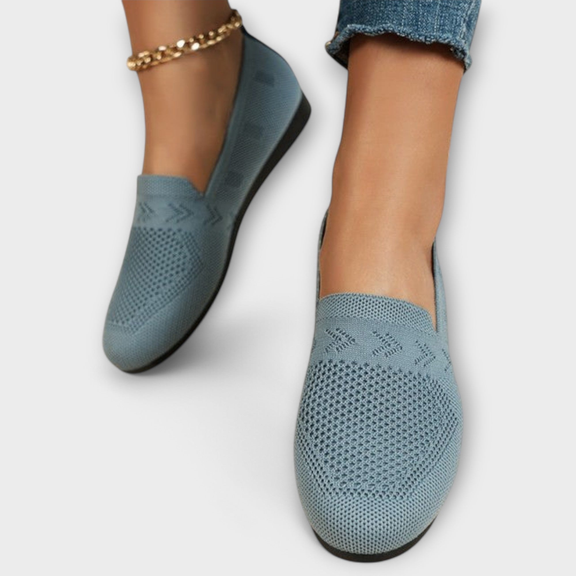 Blue knit‑loafers