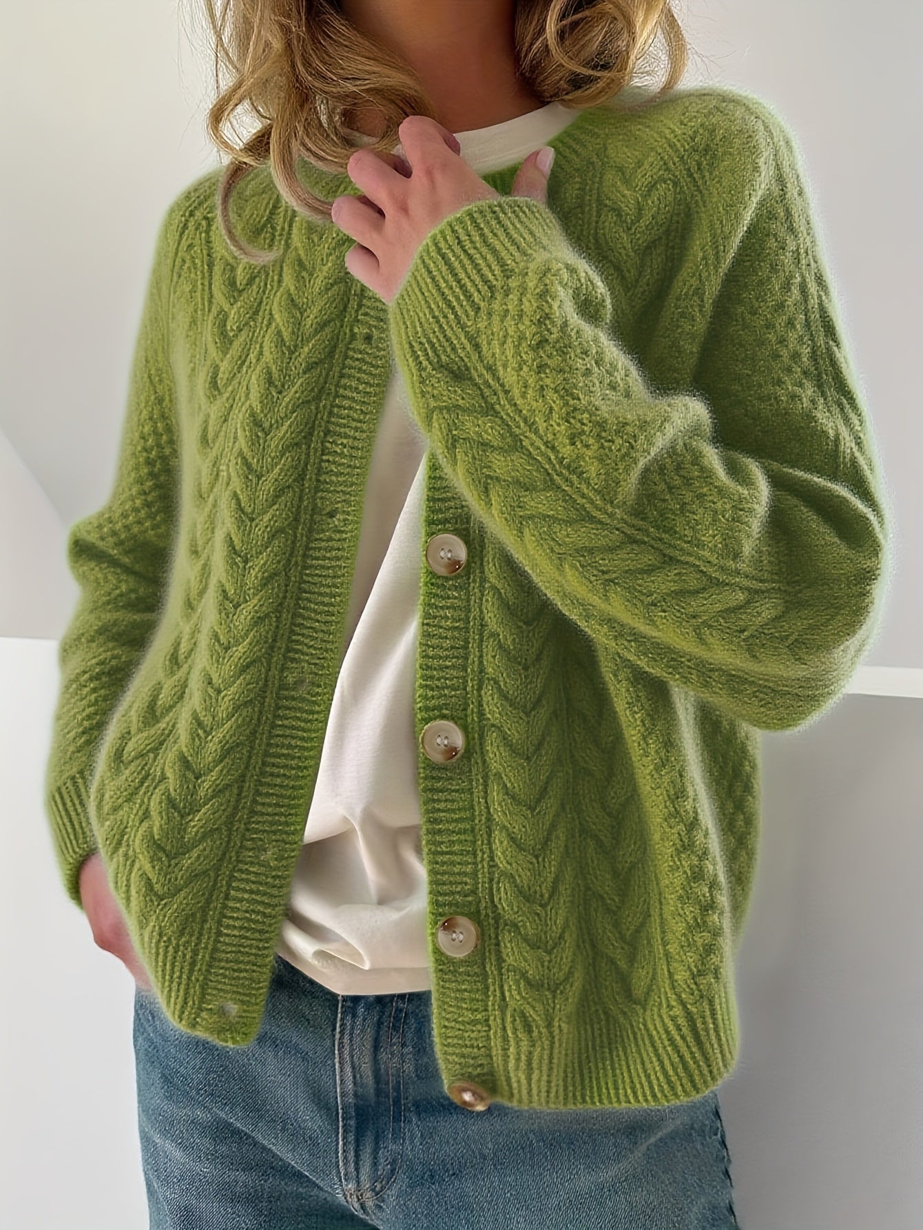 Cyntia | Knitted cable cardigan