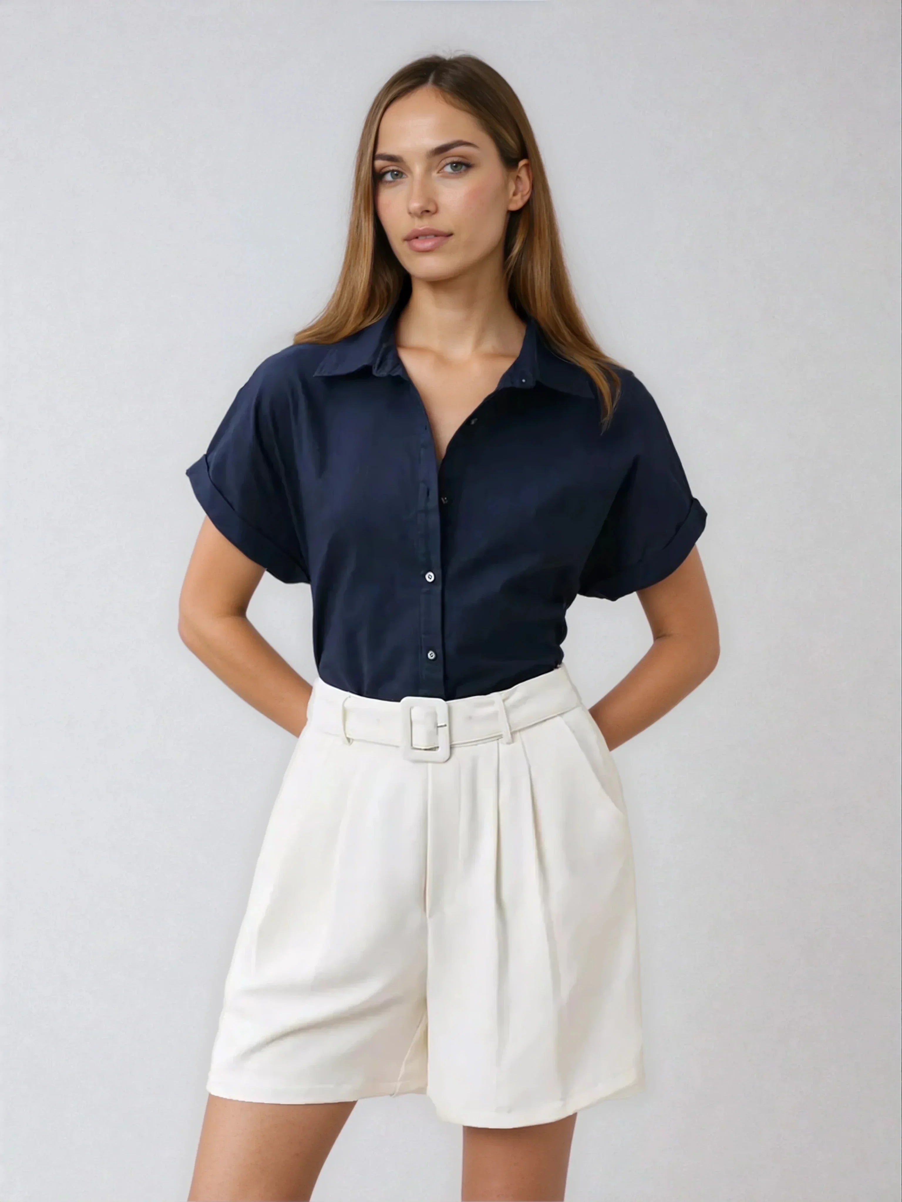 Tess | Shirt with button fastening