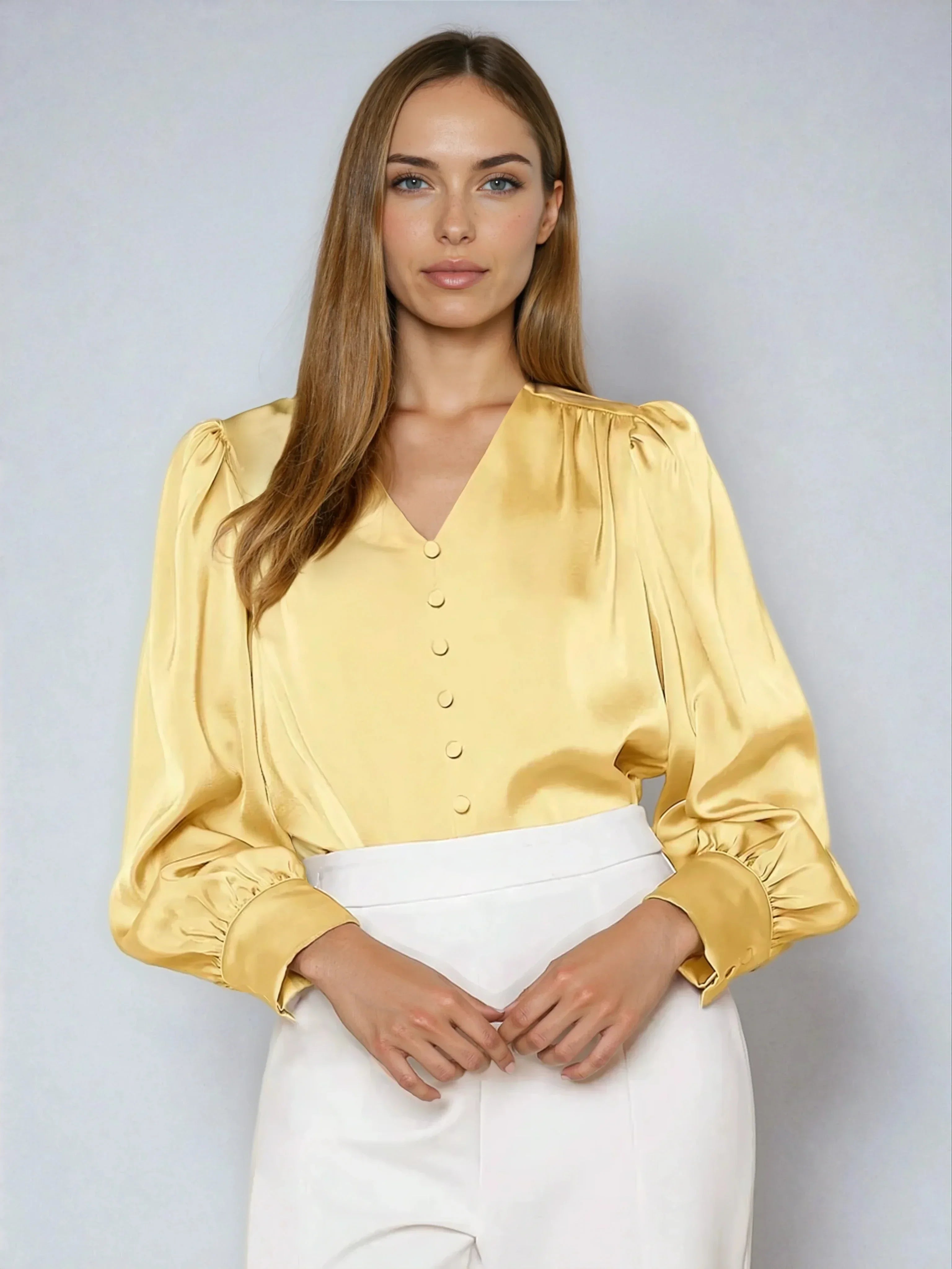 Thalia | Blouse with V-neck and puff sleeves