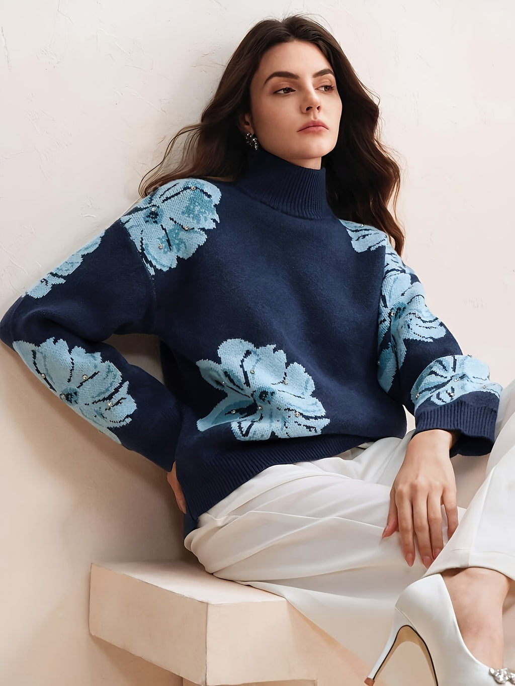 Aveline | Navy jumper with floral pattern
