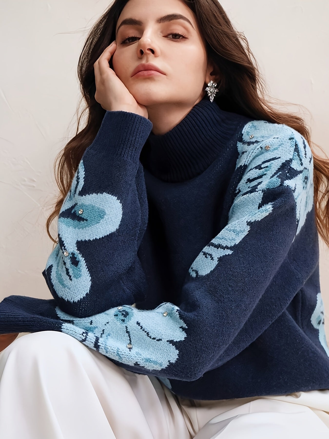Aveline | Navy jumper with floral pattern