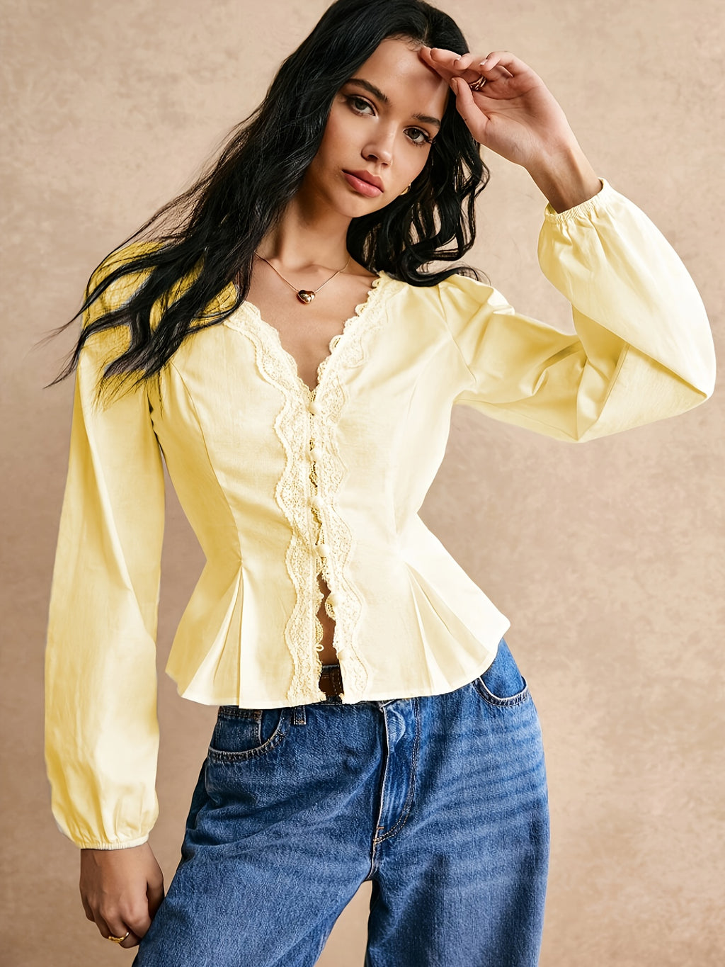 Emma | Blouse with lace details