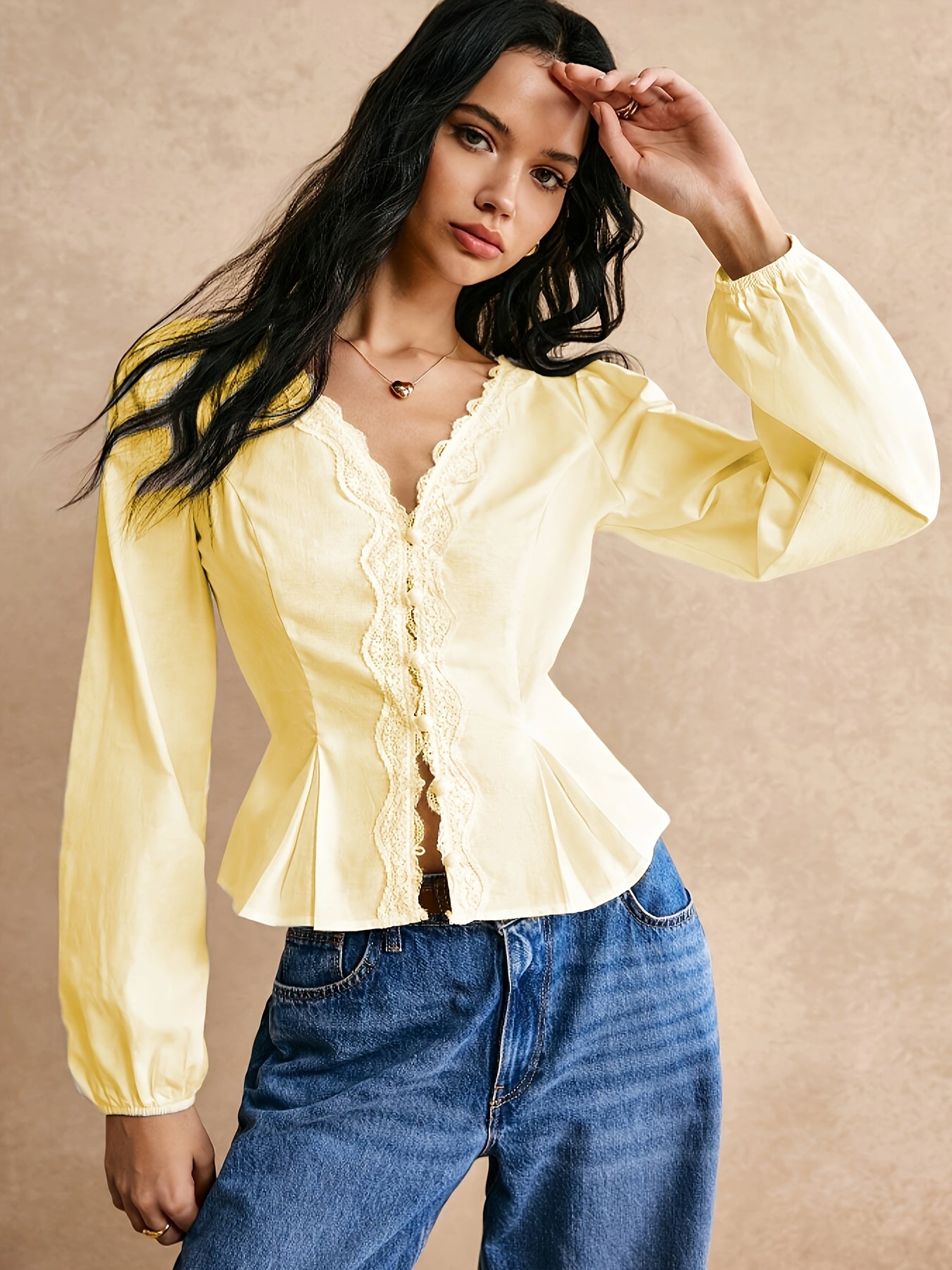 Emma | Blouse met kanten details