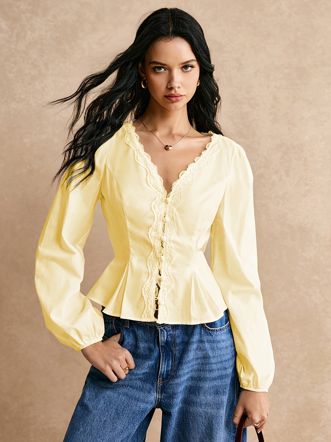 Emma | Blouse met kanten details
