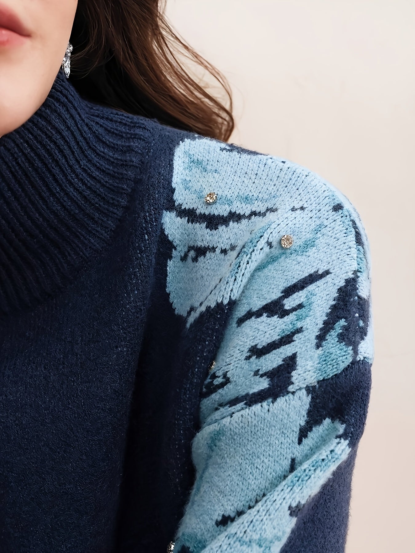 Aveline | Navy jumper with floral pattern
