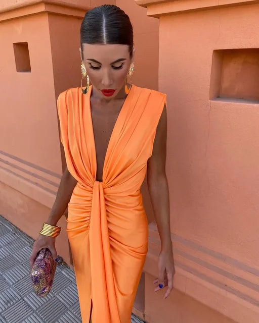 Orange sleeveless midi-dress