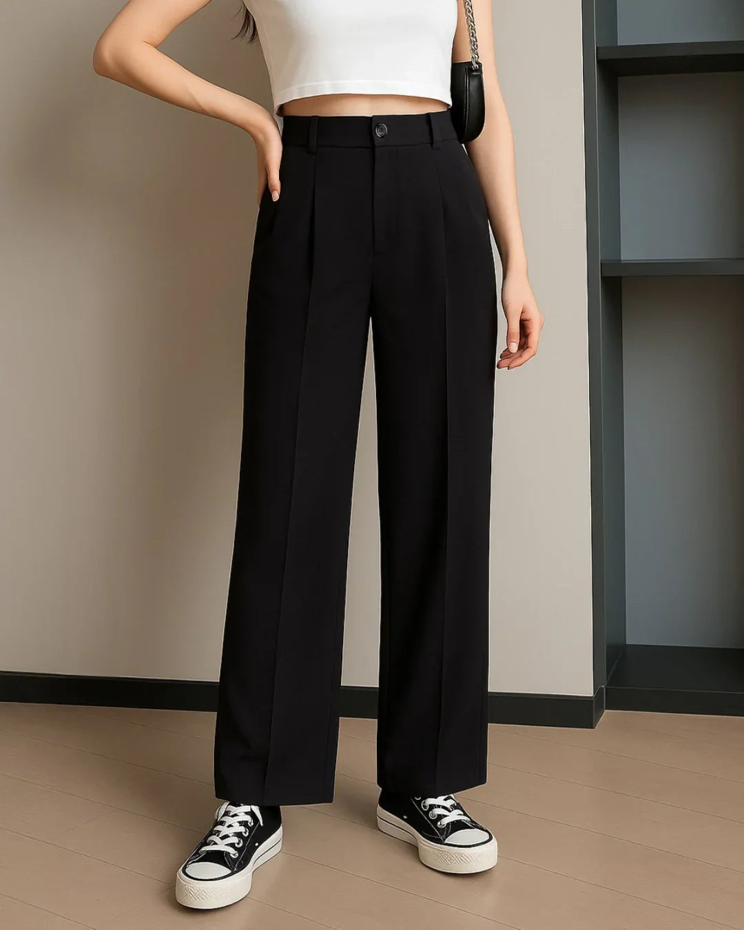 Caty | Pleated wide-leg trousers in black