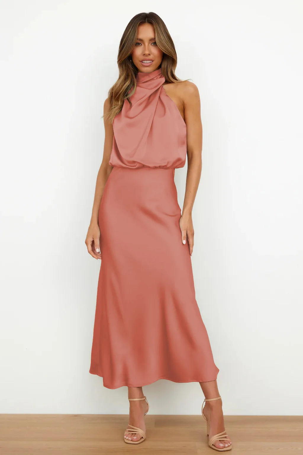 Mayra | Dress with halterneck
