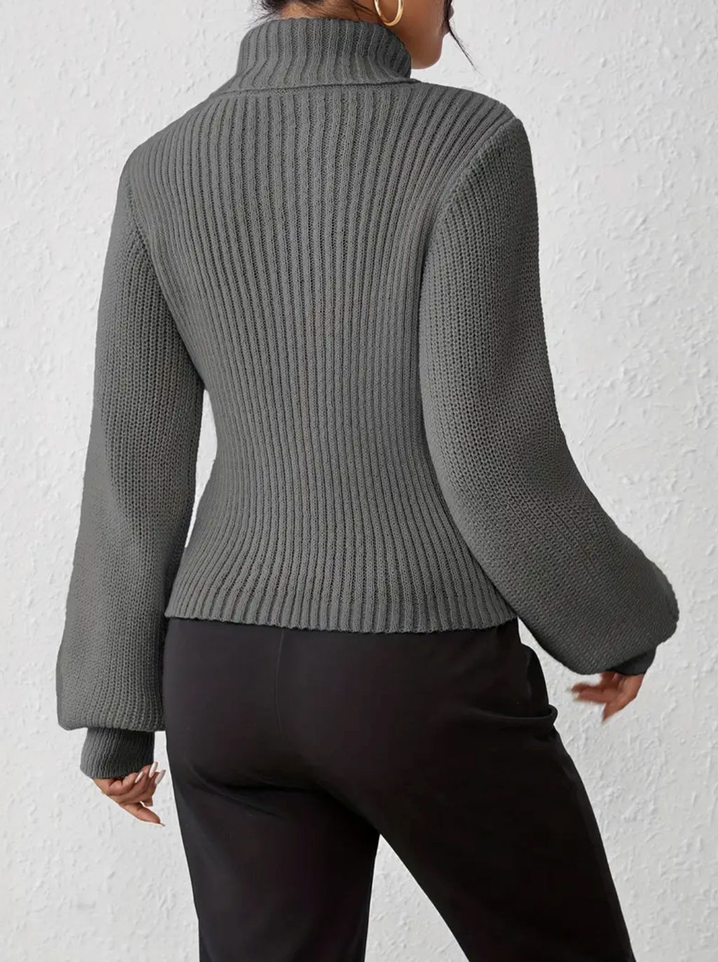 Hilary | high neck sweater with cut-out