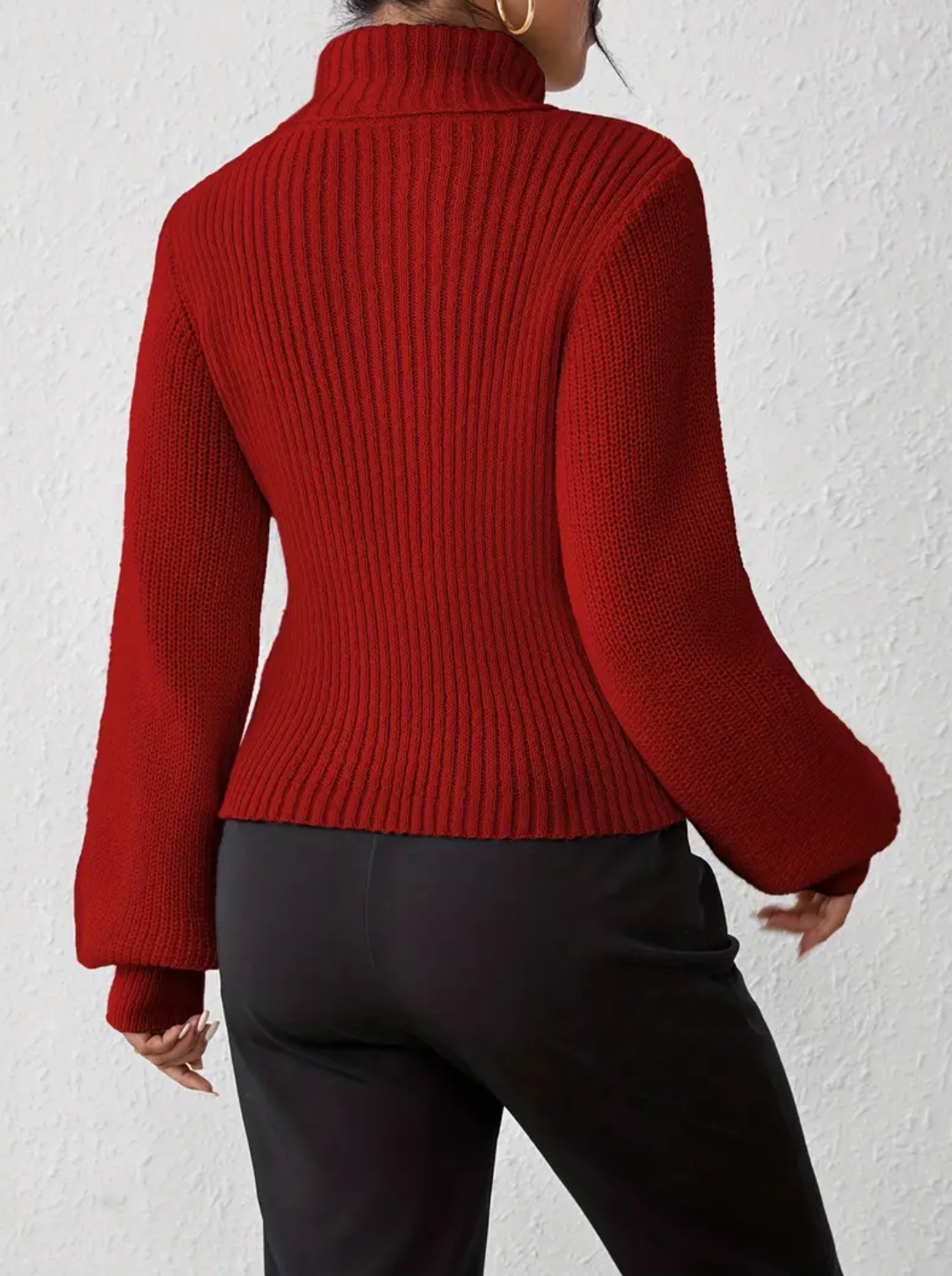 Hilary | high neck sweater with cut-out