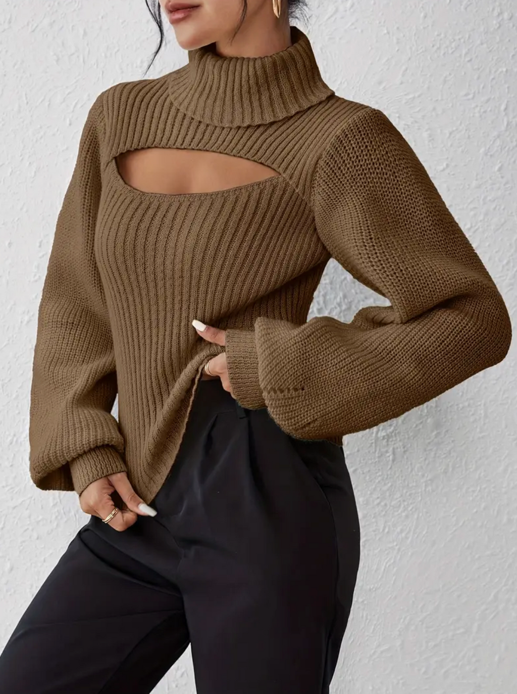 Hilary | high neck sweater with cut-out