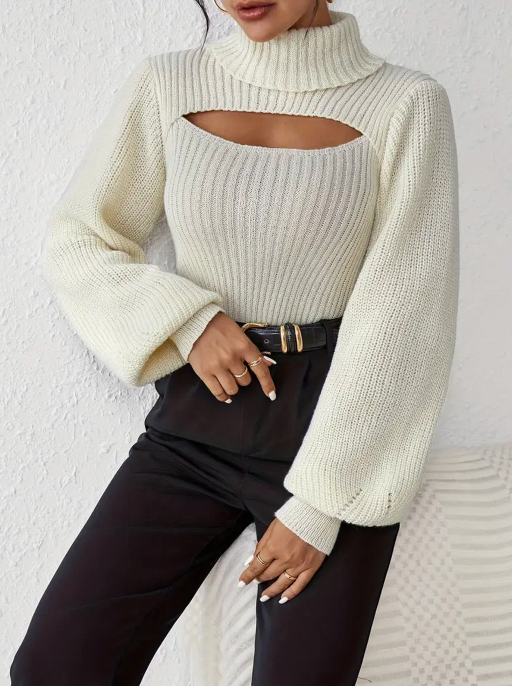 Hilary | high neck sweater with cut-out