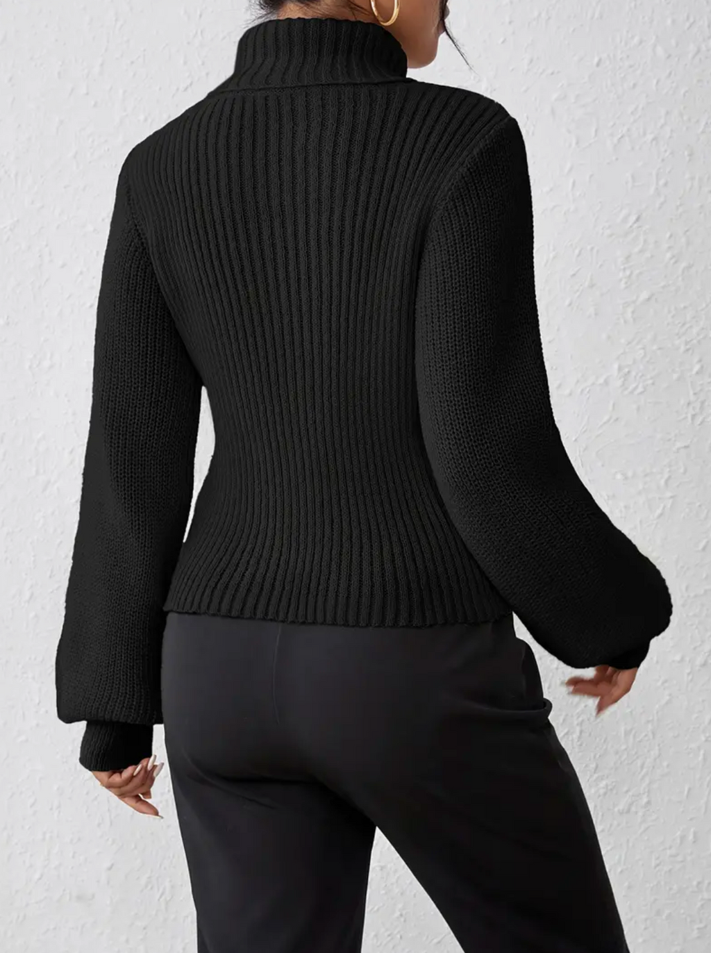 Hilary | high neck sweater with cut-out