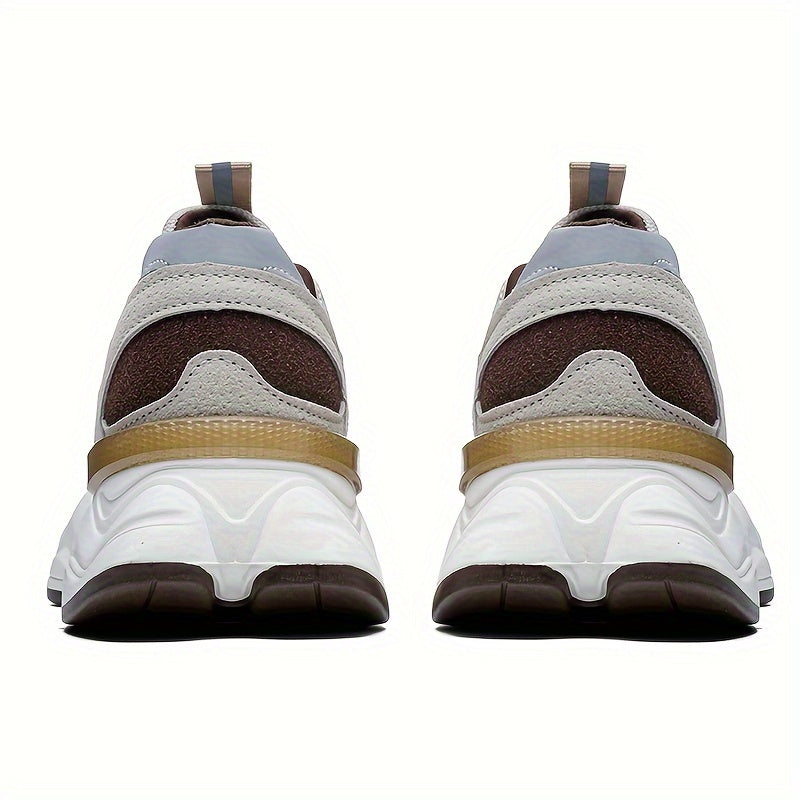 Moderne Sneaker met verhoogde zool