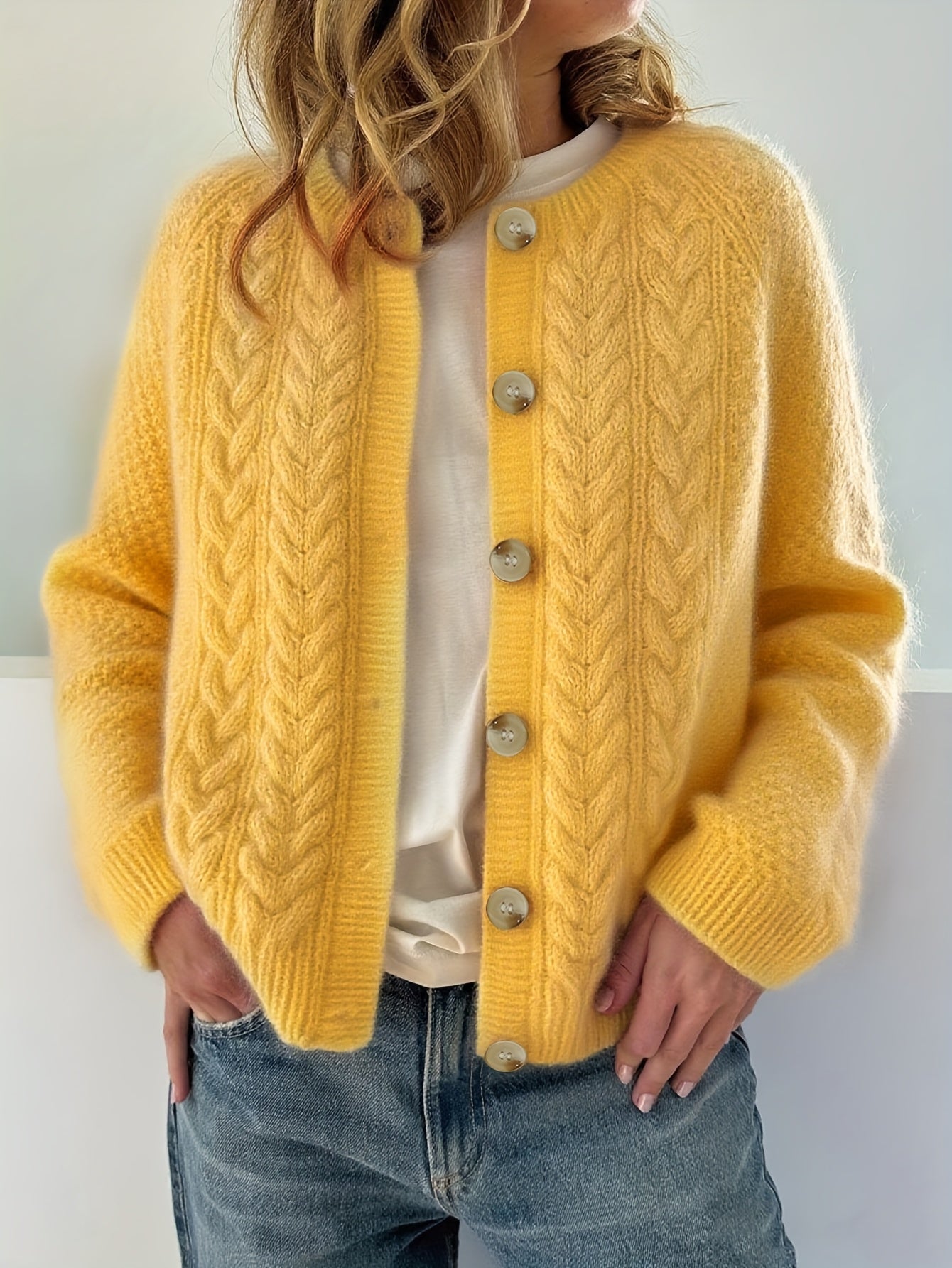 Cyntia | Knitted cable cardigan