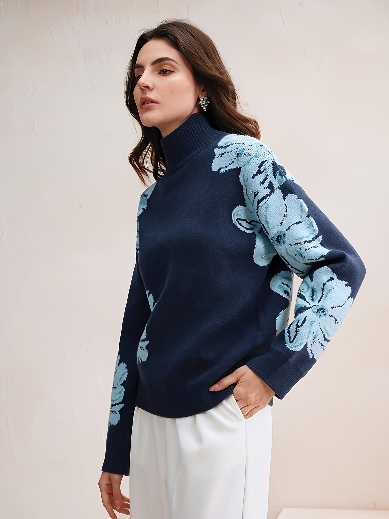 Aveline | Navy jumper with floral pattern